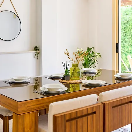 Anassa Privat Pool Near *