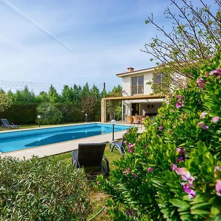Anassa Privat Pool Near Klorakas