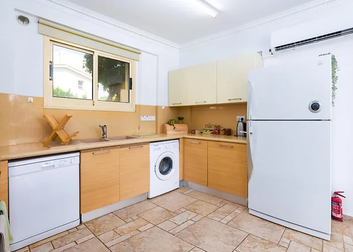 Anassa Private Pool Near *